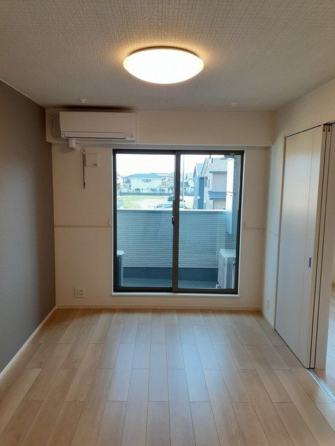 ＪＲ外房線 茂原駅 バス乗車時間：3分 最寄りバス停で下車 徒歩22分 3階建 築4年の内装写真