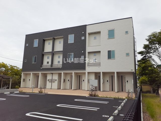 ＪＲ外房線 茂原駅 バス乗車時間：3分 最寄りバス停で下車 徒歩22分 築4年