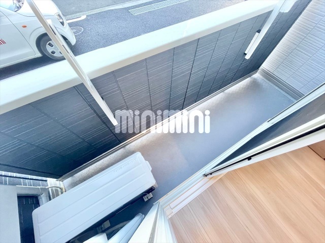 バルコニー　同一建物内１０１号室内装写真転載