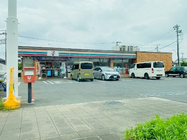 コンビニ　セブンイレブン日野税務署前店（コンビニ）まで158m