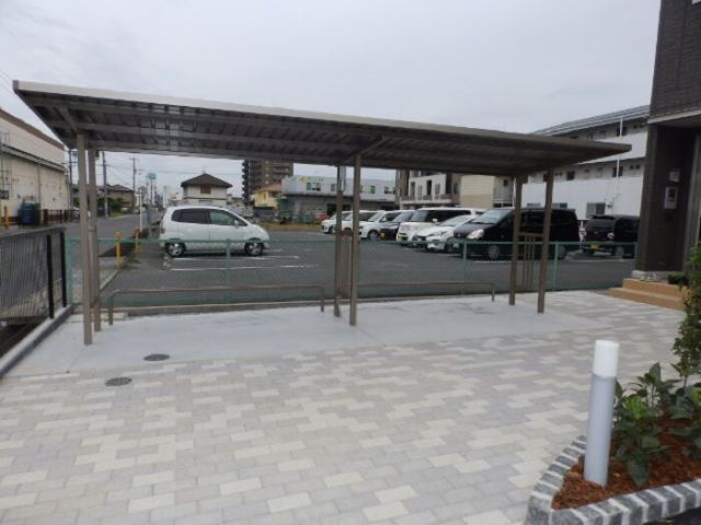 ＪＲ山陽本線 福山駅 バス乗車時間：17分 最寄りバス停で下車 徒歩3分 3階建 築11年の外観写真