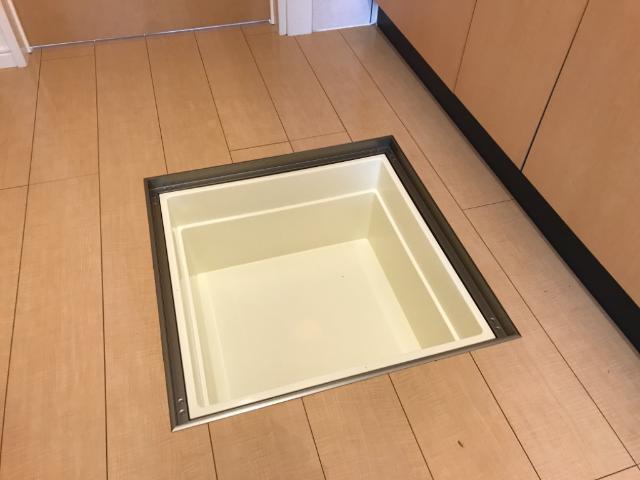 収納　床下収納庫