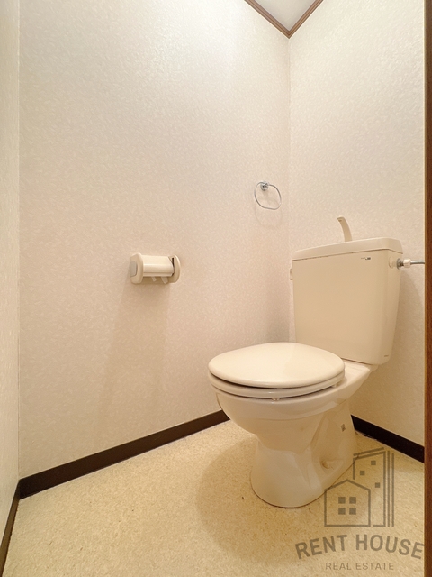 ＪＲ阪和線 北信太駅 徒歩7分 2階建 築28年のトイレ写真