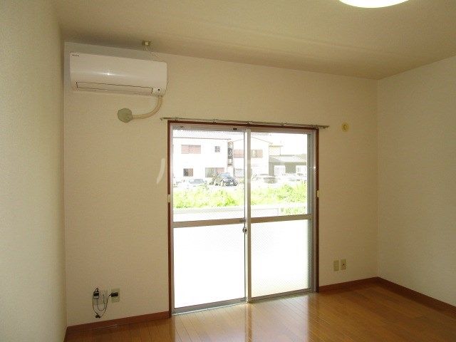サンホワイトの居間写真