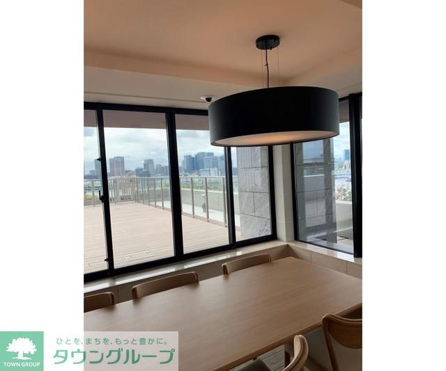 HARUMIFLAG SUN VILLAGE B棟の玄関写真
