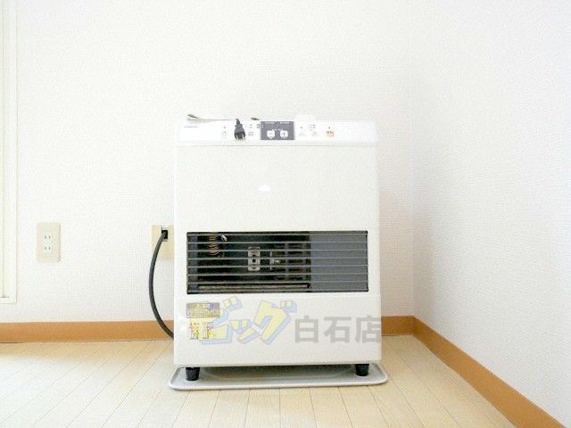 その他設備　人気の灯油ストーブ完備です♪