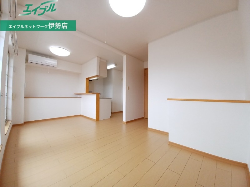 プティ ヴェルジェ A棟の居間写真