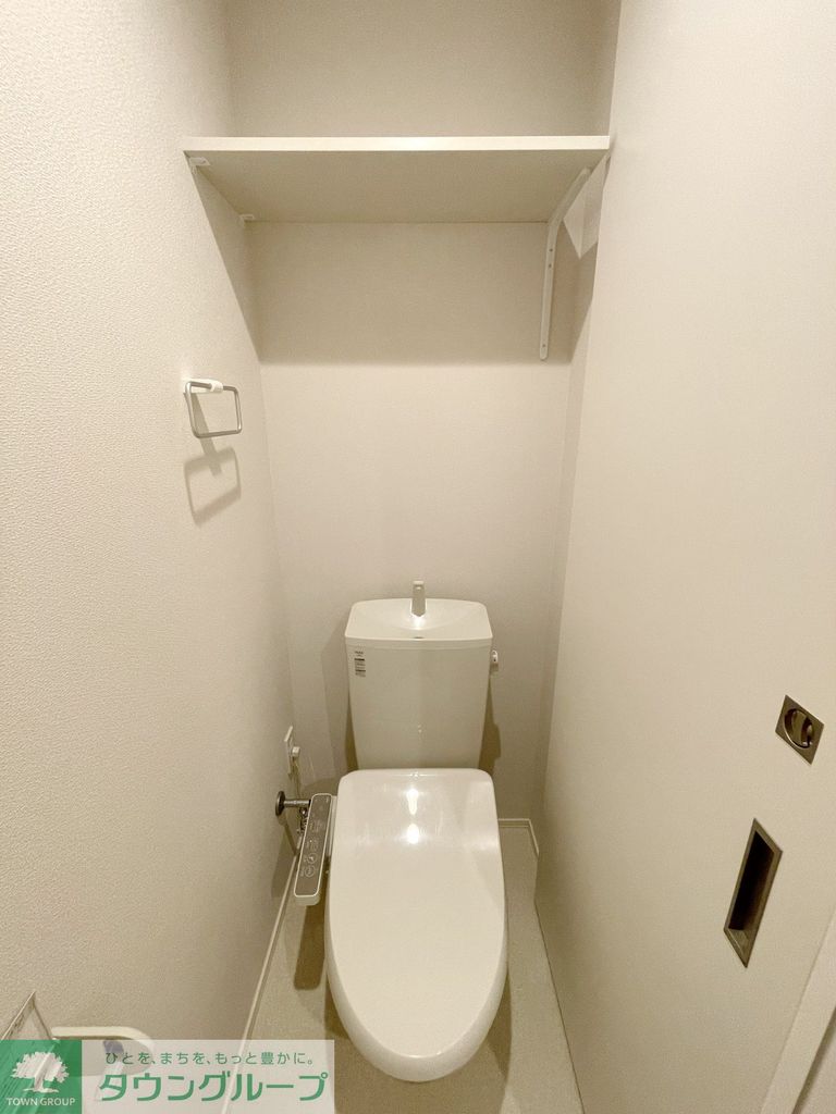 東急田園都市線 駒沢大学駅 徒歩15分 3階建 築8年のトイレ写真