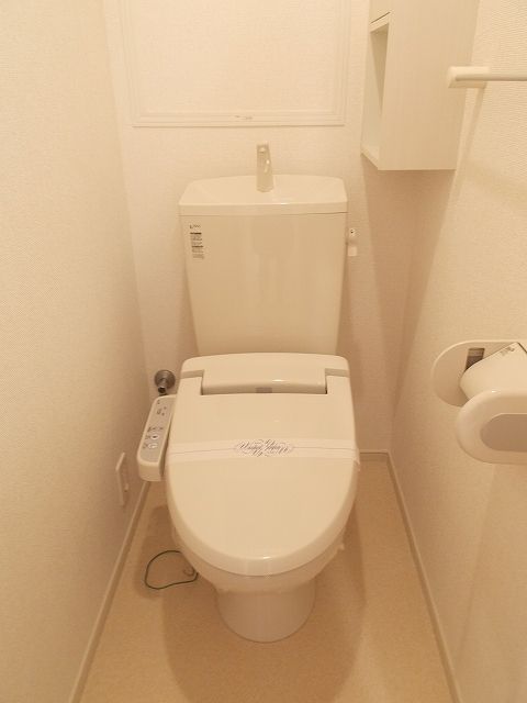 メゾンKT13号館のトイレ写真