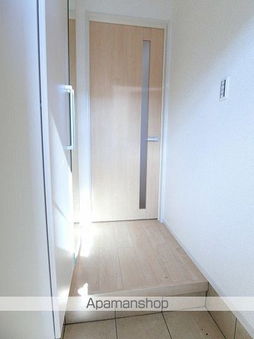 ＪＲ山陽本線 本郷駅 バス乗車時間：10分 最寄りバス停で下車 徒歩3分 2階建 築20年の玄関写真