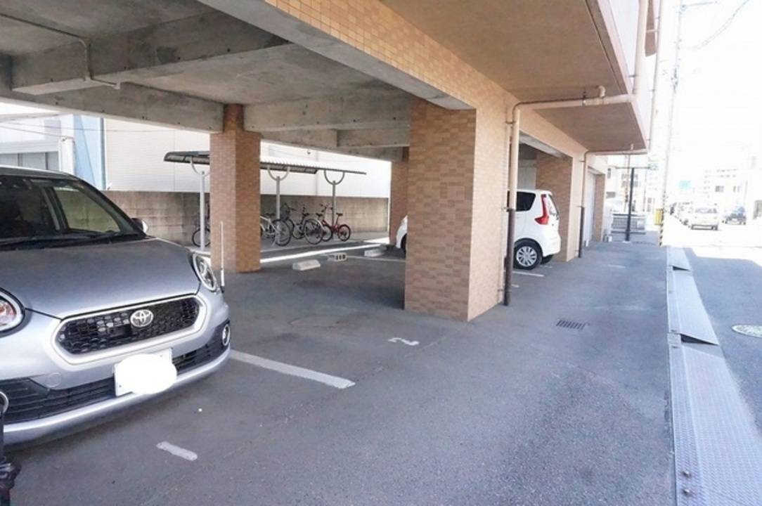 駐車場　駐車場