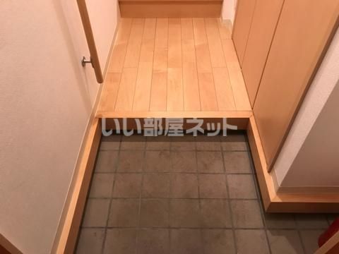 シャーメゾンMUKUROJIコートの玄関写真