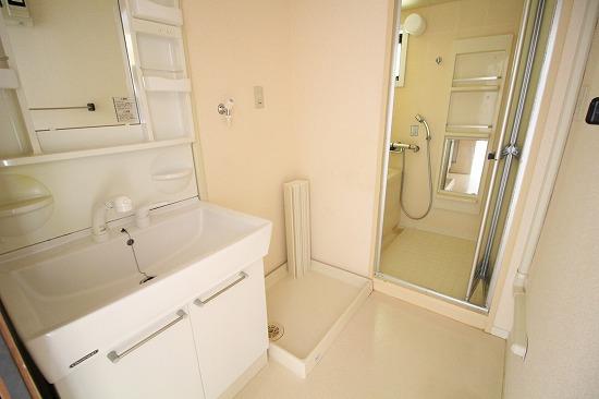 洗面設備　類似部屋写真（部材色が異なります）