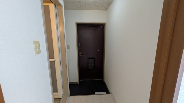 玄関　明楽春岡
