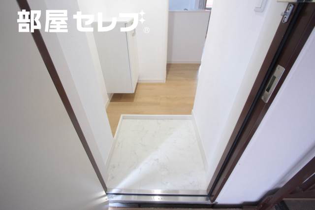 玄関　※２０１号室写真