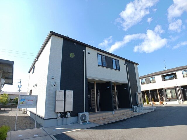 建物外観　落ち着いた雰囲気の外観です