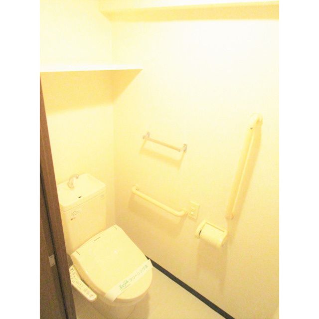 京成本線 千住大橋駅 徒歩3分 11階建 築24年のトイレ写真