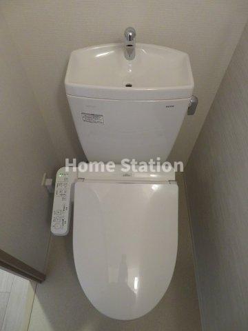阪神本線 姫島駅 徒歩8分 15階建 築1年のトイレ写真