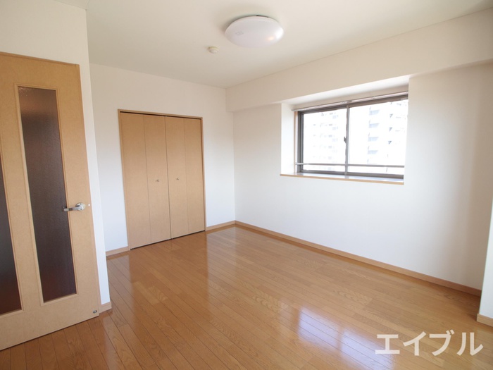 居室・リビング　別号室のお部屋です。