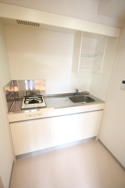 キッチン　※別部屋の写真を流用しています。