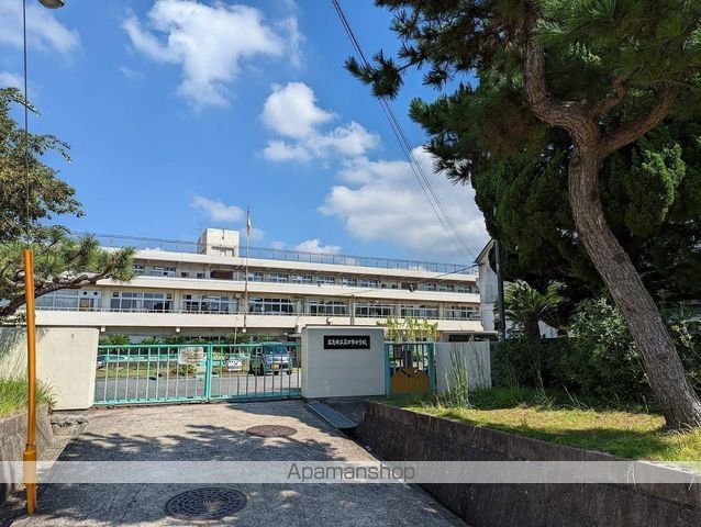 小学校　五日市小学校（小学校）まで186m