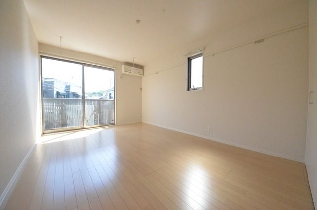 その他部屋・スペース　☆大きな窓で開放感☆※角部屋のみ2面採光です