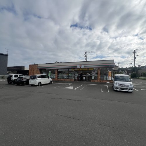 コンビニ　セブンイレブン 室蘭宮の森店（コンビニ）まで451m