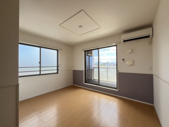 居室・リビング　イメージ203号室の写真（反転あり）