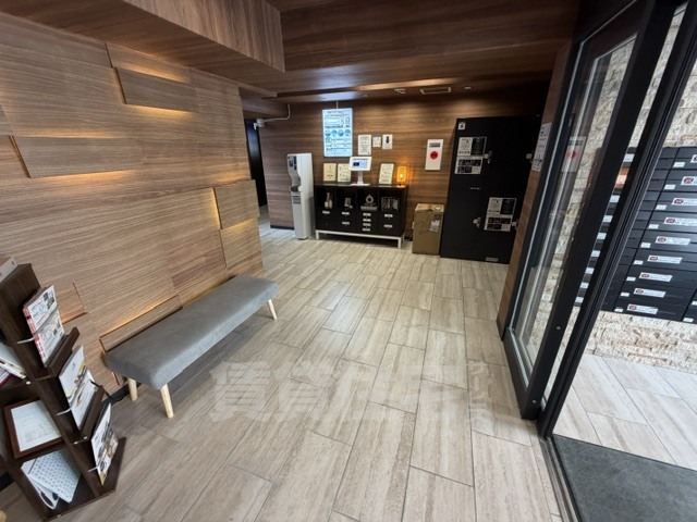 地下鉄御堂筋線 大国町駅 徒歩3分 13階建 築1年の外観写真