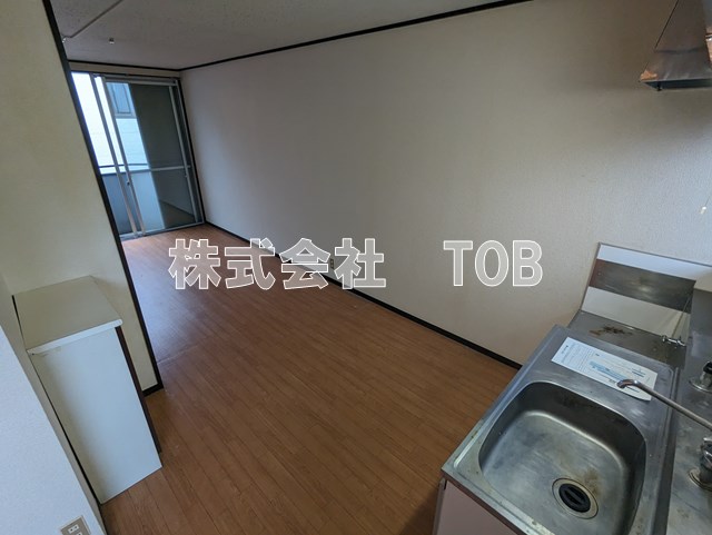 その他部屋・スペース　リビング10帖※クリーニング中の撮影※