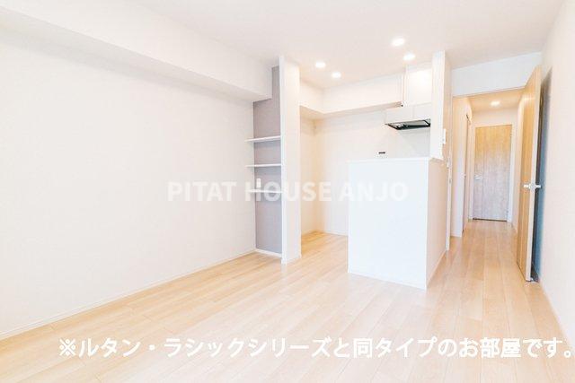 居室・リビング　こちらの居間で趣味の時間をお楽しみください