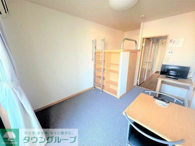 居室・リビング　3階タイプのお部屋です。