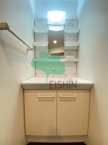 洗面設備　シンプルで使いやすい洗面台です！