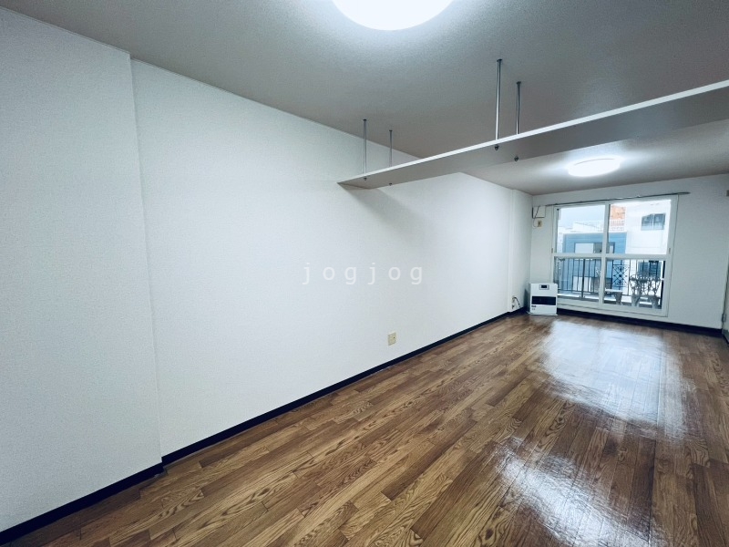 その他部屋・スペース　日当たりの良い明るいお部屋です。