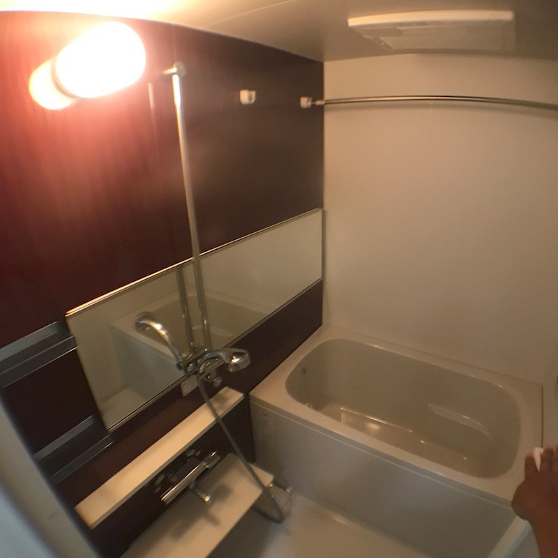バス・シャワールーム　※同建物の別のお部屋の写真です。