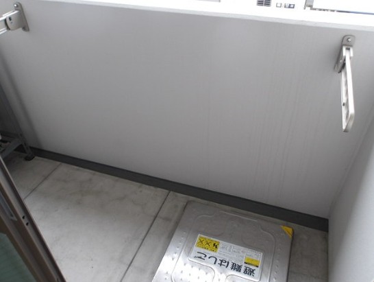 バルコニー　※同建物の別のお部屋の写真です。
