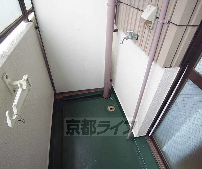 バルコニー　・洗濯機置場