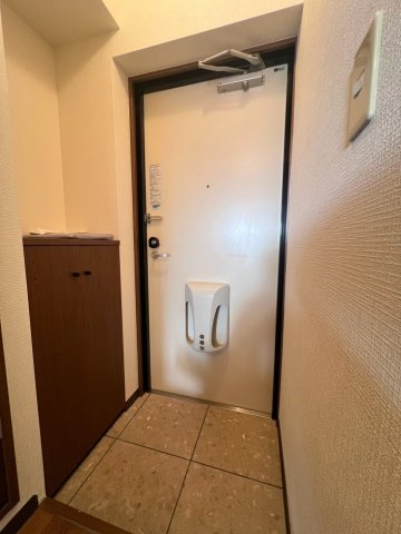玄関　シューズボックスがあり玄関を綺麗に保てます