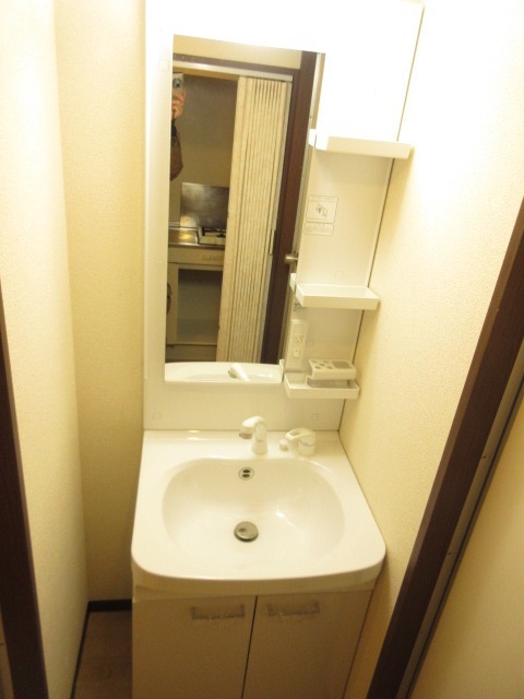 洗面設備　独立洗面化粧台付き