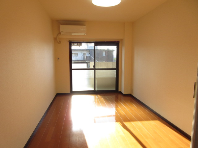 居室・リビング　10帖洋室