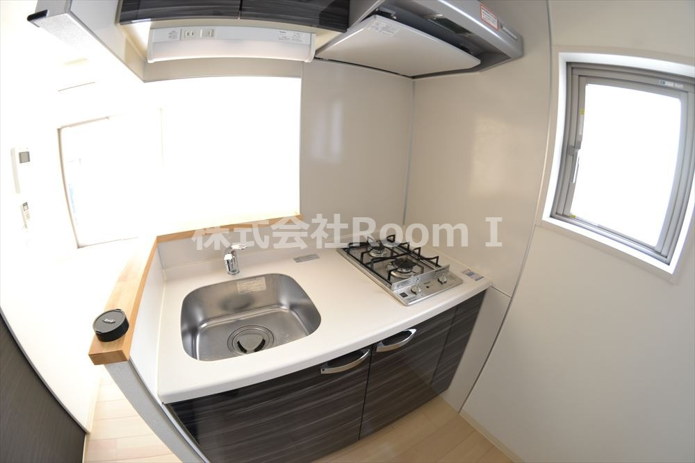 キッチン　コンパクトなキッチンで掃除もラクラク