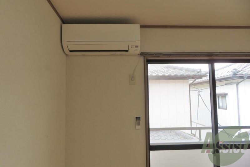 その他設備　エアコンは角に一台。頑張ってもらいましょう。