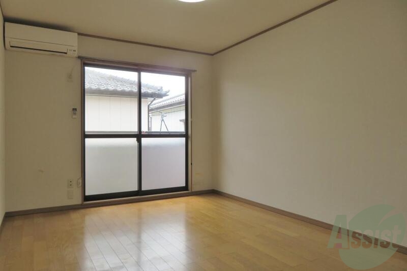 居室・リビング　８．８帖ある１Ｋ。広々としていて家具の配置も楽チンです。