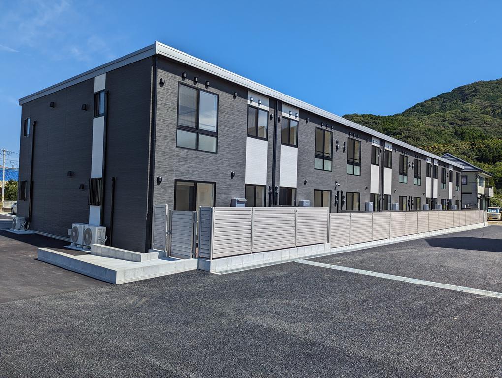 建物外観　高耐震鉄骨造