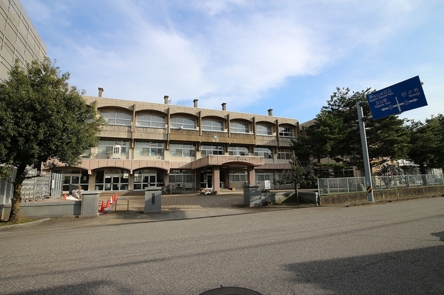 中学校　大泉中学校（中学校）まで1250m