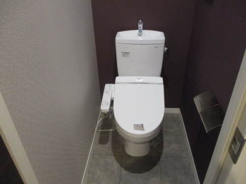 トイレ　※写真は同物件の別部屋です