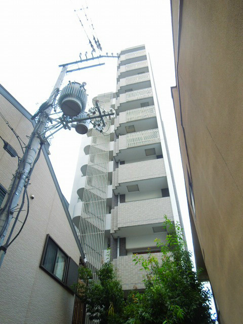京都市下京区五坊大宮町のマンションの建物外観