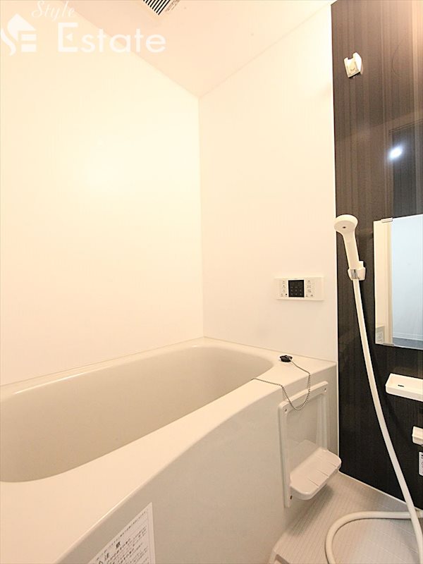 バス・シャワールーム　バスルーム