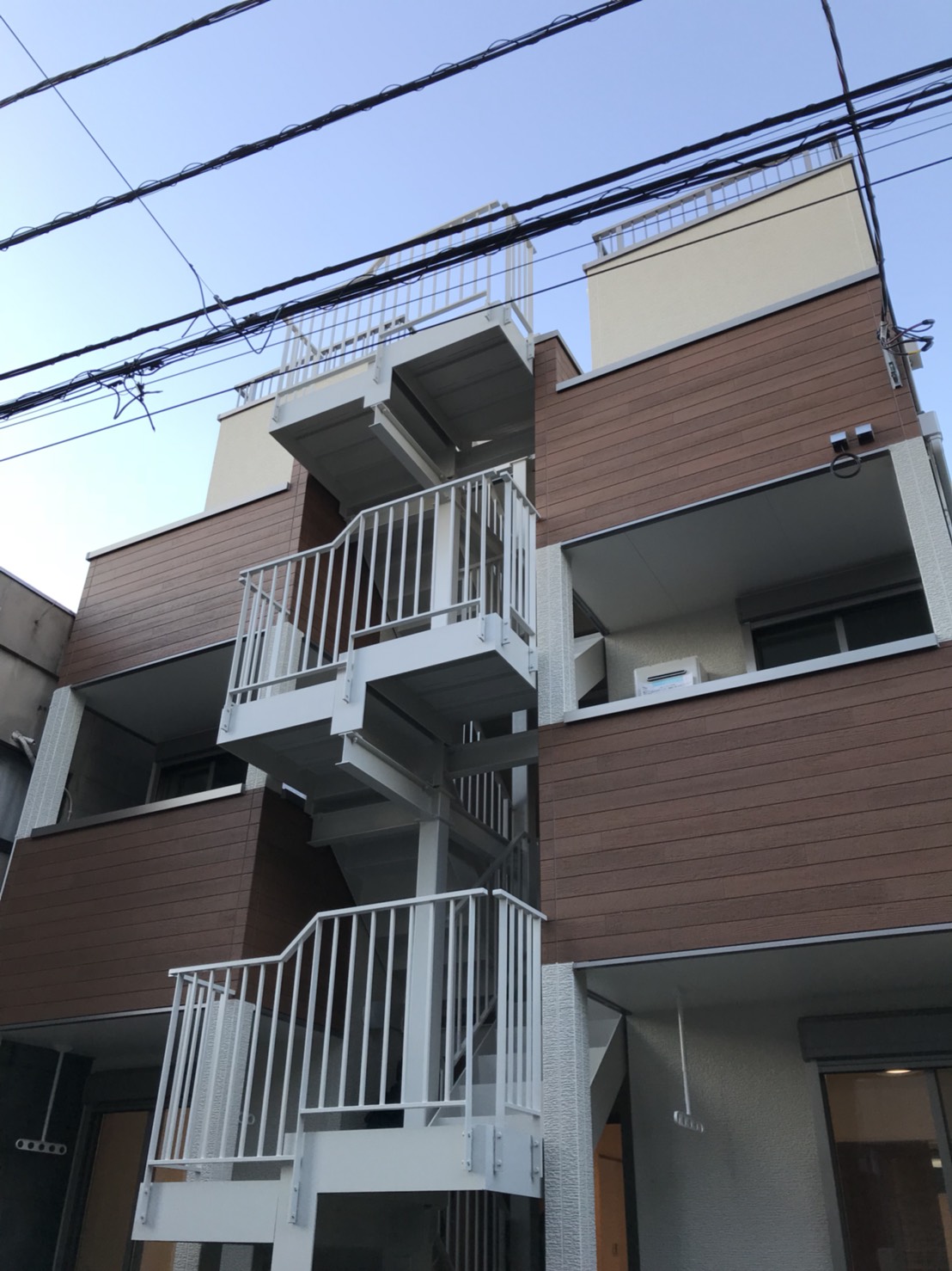 【AVANCE北千住の建物外観】