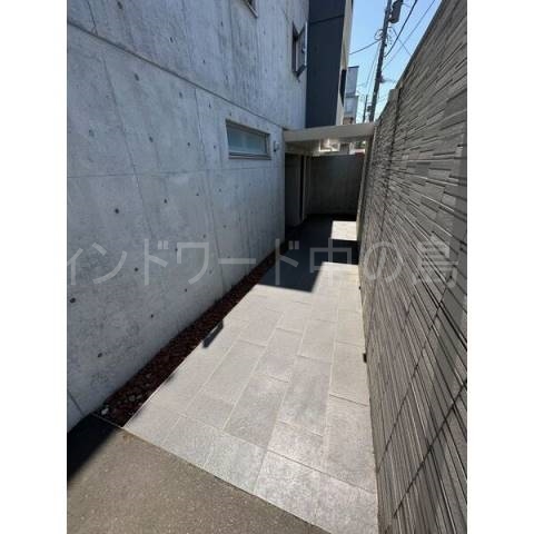 【札幌市白石区東札幌一条のマンションのエントランス】